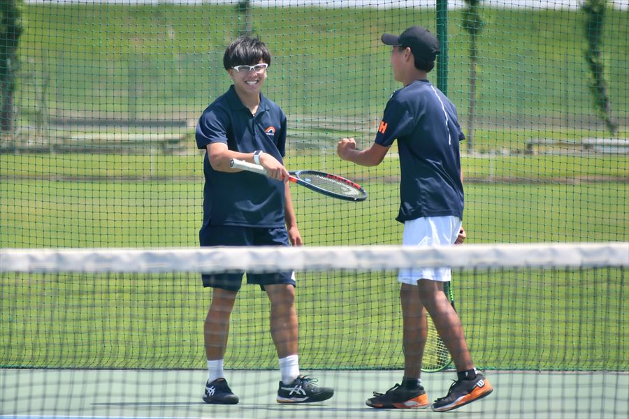 21年度関東学生テニストーナメント大会 男女単２ ３回戦 複２回戦 男女シングルスでは4選手が ダブルスでは3ペアがベスト16入りを果たす スポーツ法政